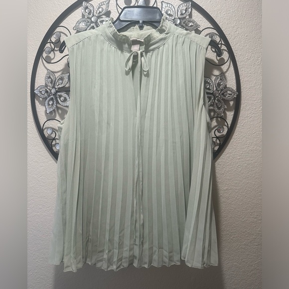 H&M Tops - H&M Mint Green Pleated Sleeveless Blouse